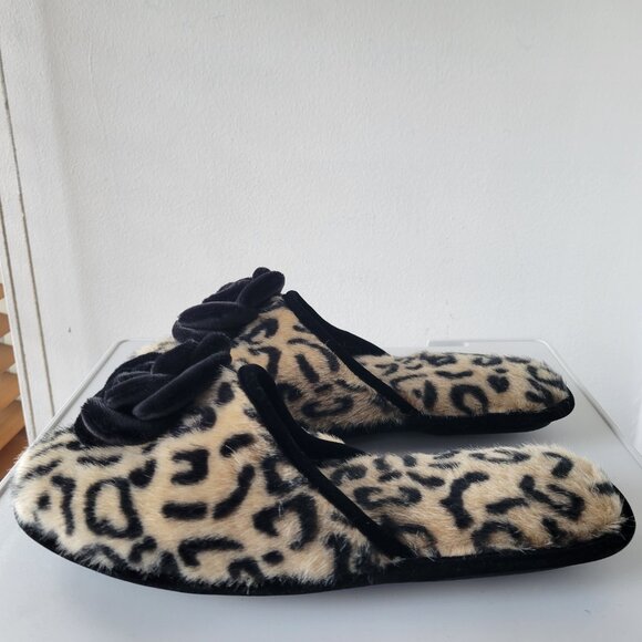 Women’s Cheetah Slippers w/black Flower Decoration (Size: Large 9-10) - Picture 7 of 9